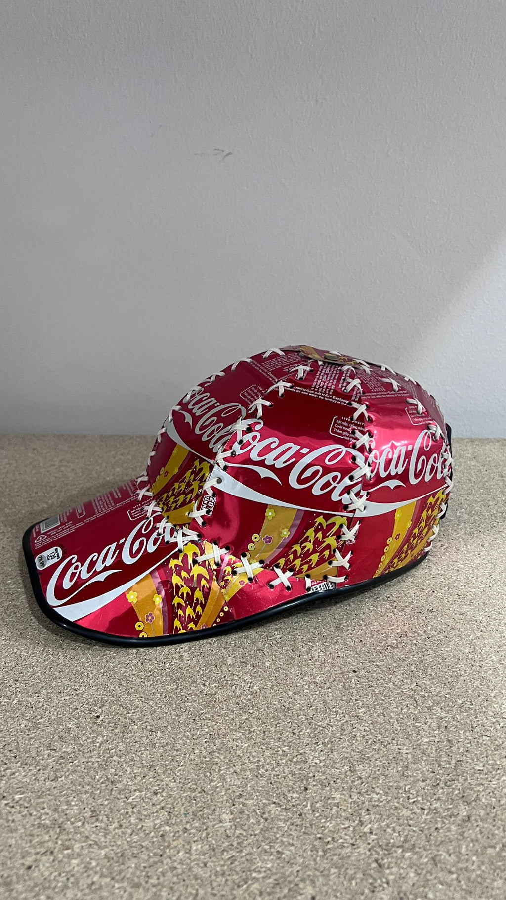 Cappello Baseball Unico in Lattine di Coca-Cola